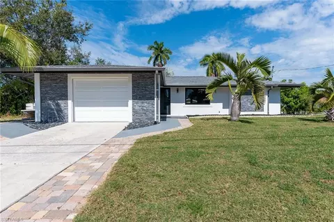 9793 Tonya Ct, Bonita Springs, FL 34135