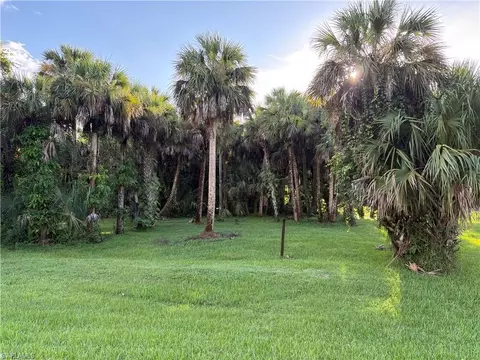 37282040000 2nd St NE, Naples, FL 34120