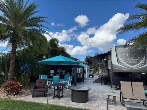 5761 Cypress Woods Resort Dr, Fort Myers, FL 33905