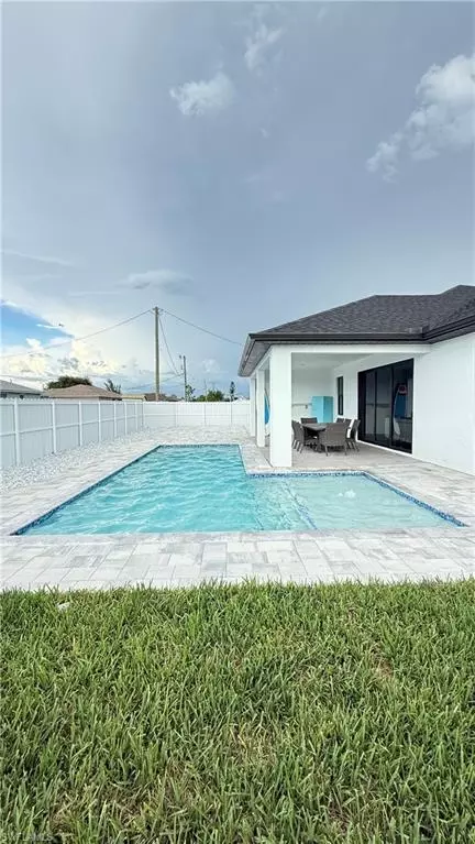 3 Tropicana Pkwy E, Cape Coral, FL 33909