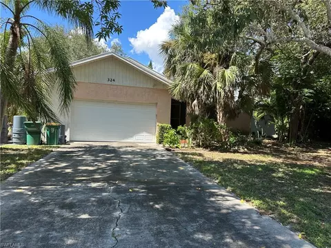 324 Sharwood Dr, Naples, FL 34110