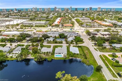 4584 W Alhambra Cir, Naples, FL 34103