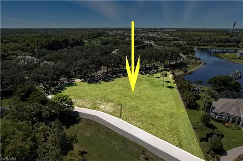 11242 Five Oaks Ln, Naples, FL 34120