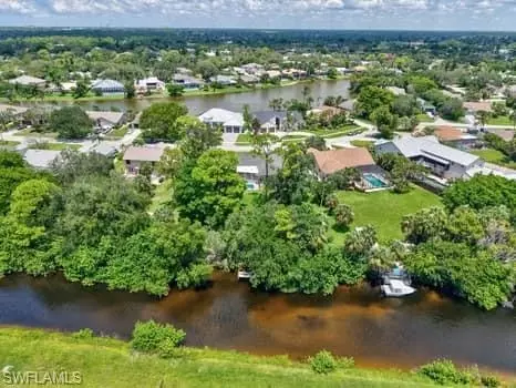 124 Sharwood Dr, Naples, FL 34110