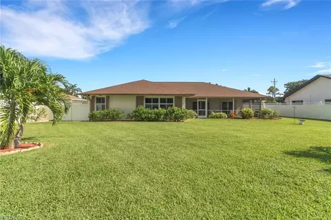 92 Chardon Pl, Naples, FL 34110 photo 2