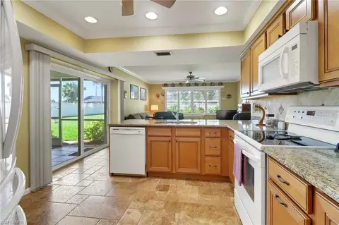 92 Chardon Pl, Naples, FL 34110 photo 3