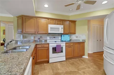 92 Chardon Pl, Naples, FL 34110 photo 4