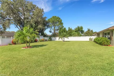 92 Chardon Pl, Naples, FL 34110 photo 20