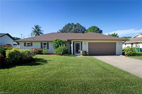 92 Chardon Pl, Naples, FL 34110