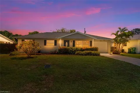 1136 Illinois Dr, Naples, FL 34103