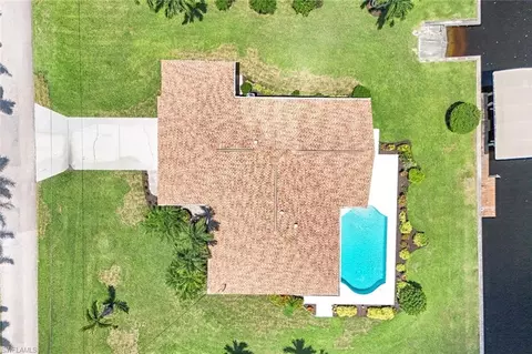 27081 Harbor Dr, Bonita Springs, FL 34135