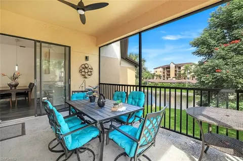 178 Vintage Cir #M202, Naples, FL 34119