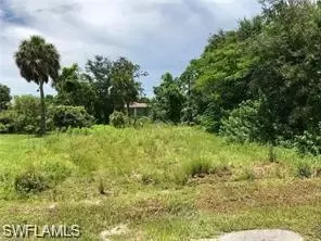 4604 Acadia Ln, Naples, FL 34112