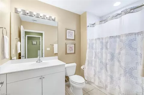 Bath - 460 Launch Cir #202, Naples, FL 34108 photo 3 of 3