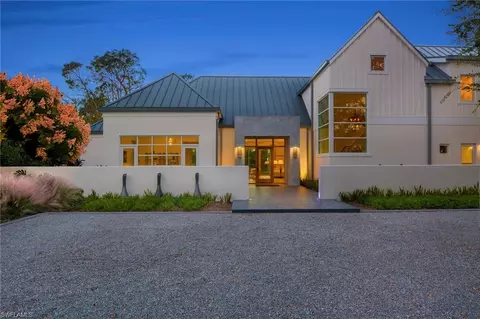 581 Myrtle Rd, Naples, FL 34108 photo 3