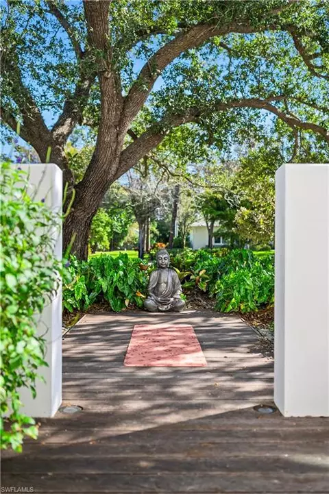 581 Myrtle Rd, Naples, FL 34108 photo 19