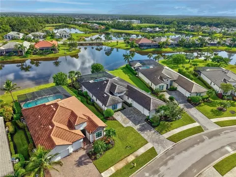 2079 Antigua Ln N, Naples, FL 34120