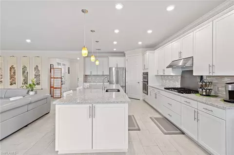 Kitchen - 10530 Jackson Square Dr, Estero, FL 33928 photo 3 of 5