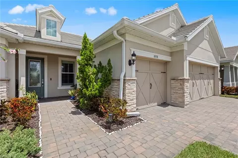 Exterior - 10530 Jackson Square Dr, Estero, FL 33928 photo 2 of 10