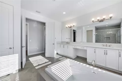 Bath - 12260 Red Pine Pl, Estero, FL 33928 photo 4 of 6