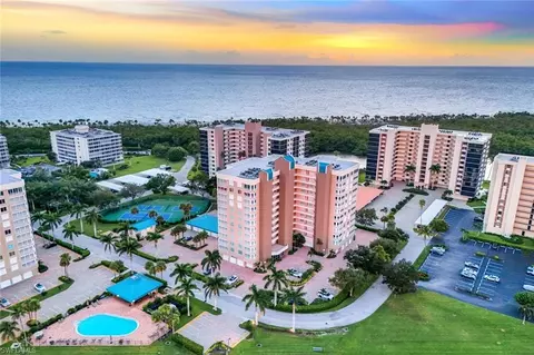21 Bluebill Ave #1001, Naples, FL 34108