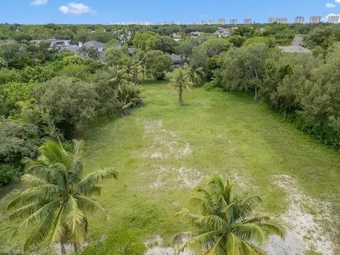 172 Hickory Rd, Naples, FL 34108 photo 5