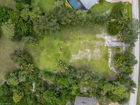 172 Hickory Rd, Naples, FL 34108 photo 8
