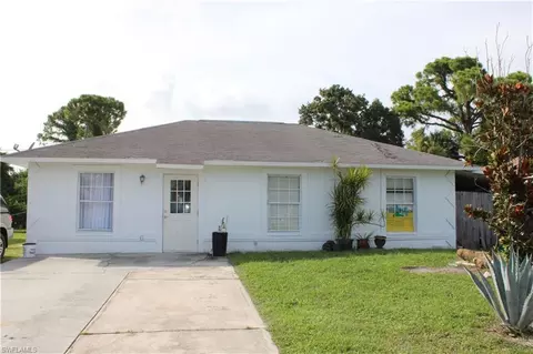 5321 Warren St, Naples, FL 34113