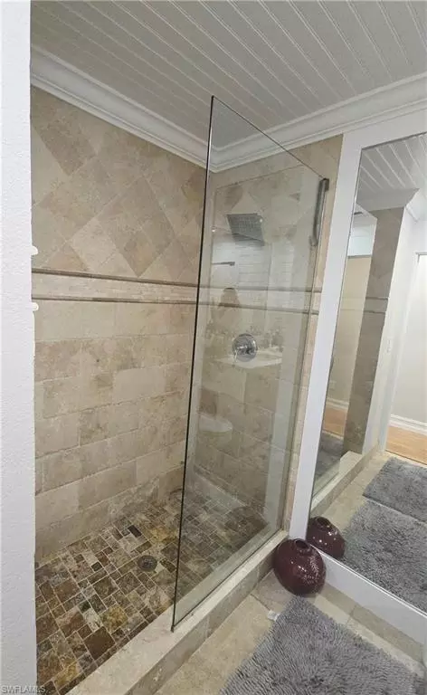 Bath - 5321 Warren St, Naples, FL 34113 photo 3 of 5