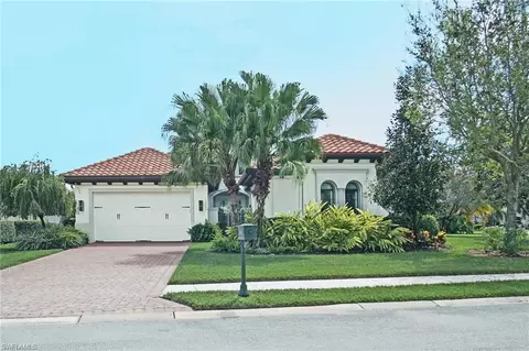 12443 Wisteria Dr, Naples, FL 34120