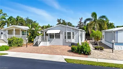 1041 Crystal Lake Dr, Naples, FL 34120