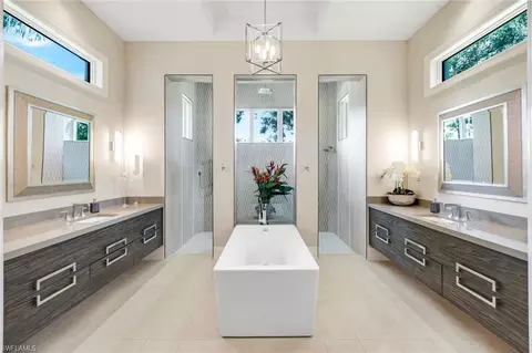 Bath - 112 Hickory Rd, Naples, FL 34108 photo 1 of 4