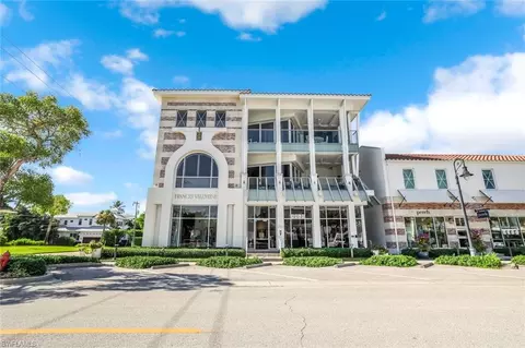 382 12th Ave S #4, Naples, FL 34102