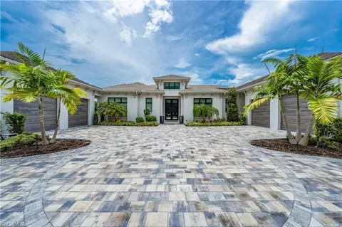 6253 Highcroft Dr, Naples, FL 34119