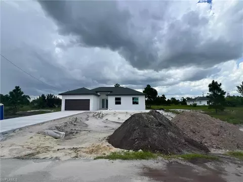 1037 Chadwick St, Lehigh Acres, FL 33974