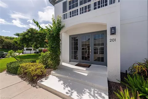 864 Tanbark Dr #201, Naples, FL 34108
