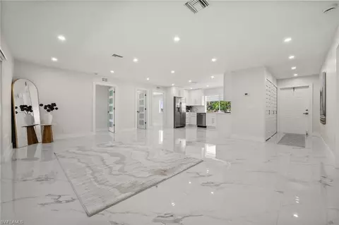 292 Winners Cir #2776, Naples, FL 34112