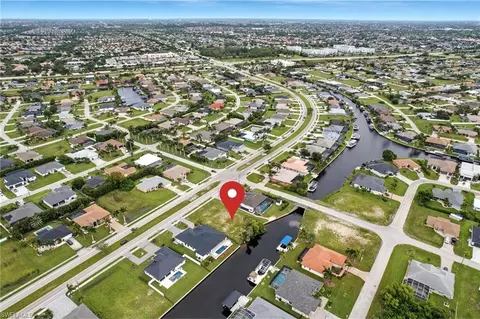 2592 Surfside Blvd, Cape Coral, FL 33914