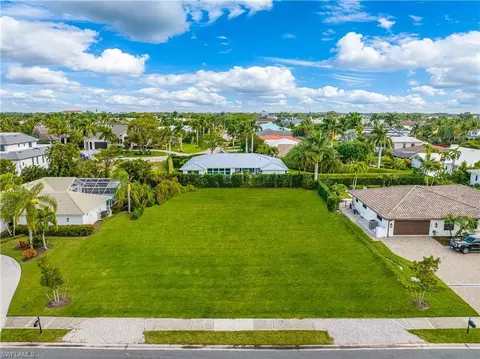4228 Crayton Rd, Naples, FL 34103 photo 4