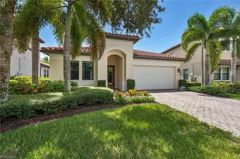 4072 Raffia Dr, Naples, FL 34119