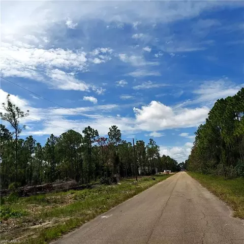 825 Glen Coy Ave, Lehigh Acres, FL 33974