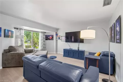 212 Willowick Dr, Naples, FL 34110 photo 7