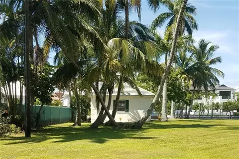 930 18th Ave S, Naples, FL 34102 photo 9