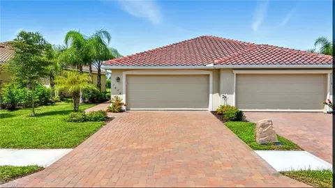 1676 Alameda Dr, Naples, FL 34120