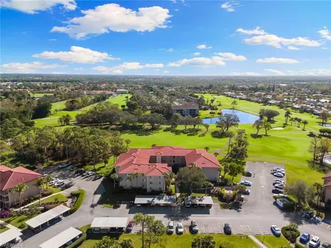 1051 Foxfire Ln #206, Naples, FL 34104