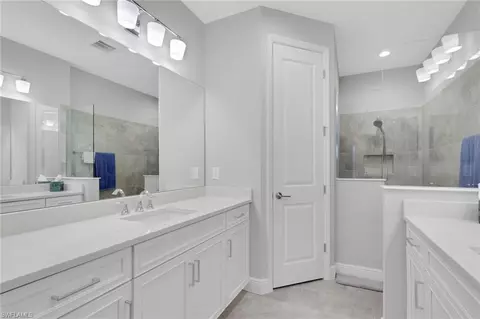 Bath - 2231 Marquesa Cir, Naples, FL 34112 photo 2 of 3