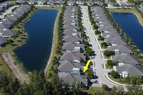 View/Area - 2231 Marquesa Cir, Naples, FL 34112 photo 3 of 8