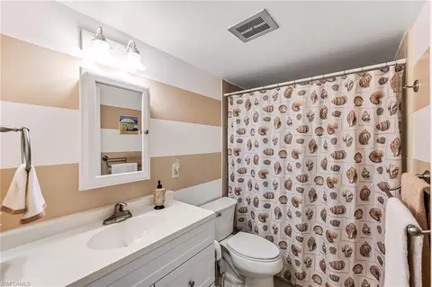 Bath - 200 Valley Stream Dr #5B, Naples, FL 34113 photo 1 of 1