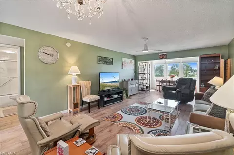 1828 Pine Valley Dr #211, Fort Myers, FL 33907