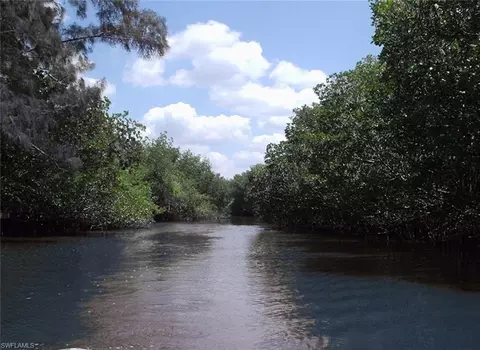 12 Half Way Is, Everglades City, FL 34139